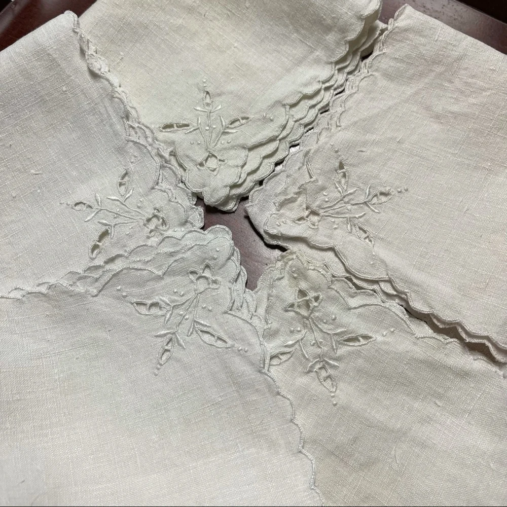 Floral Embroidered Ecru Linen Table Napkins Set of 5 Mid Century Napkins 1950s